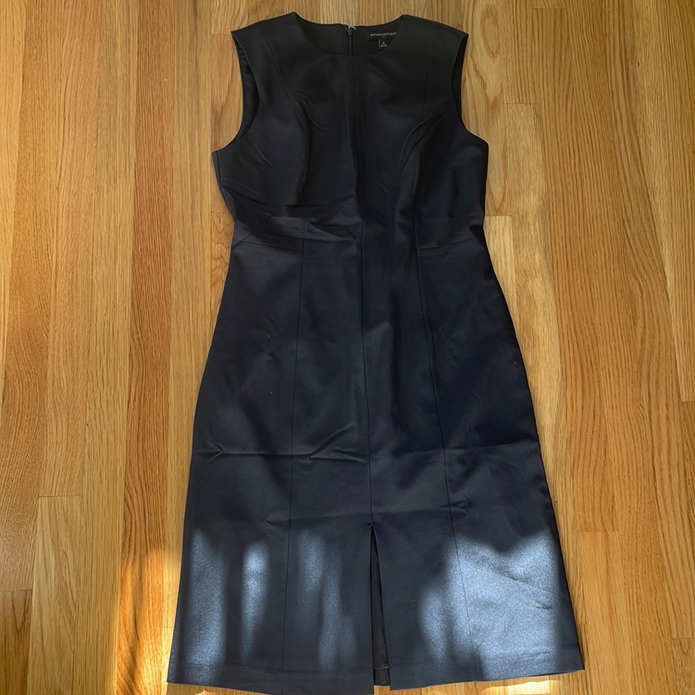 Basic Knee-Length Sheath Dress